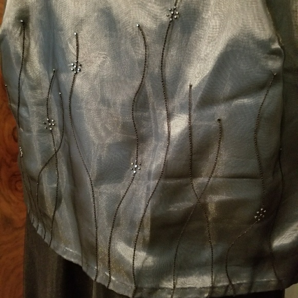 Sleeveless Floor length evening dress - Picture 2 of 6